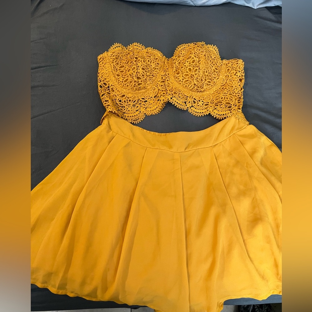 EUC Yellow Strapless Cutout Romper Dress Size Small